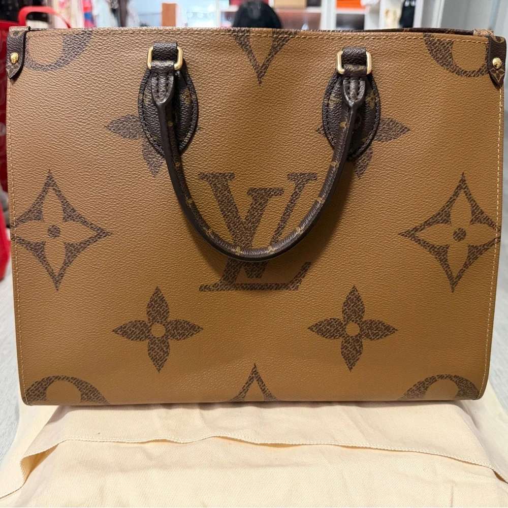 Louis Vuitton onthego MM revese monogram